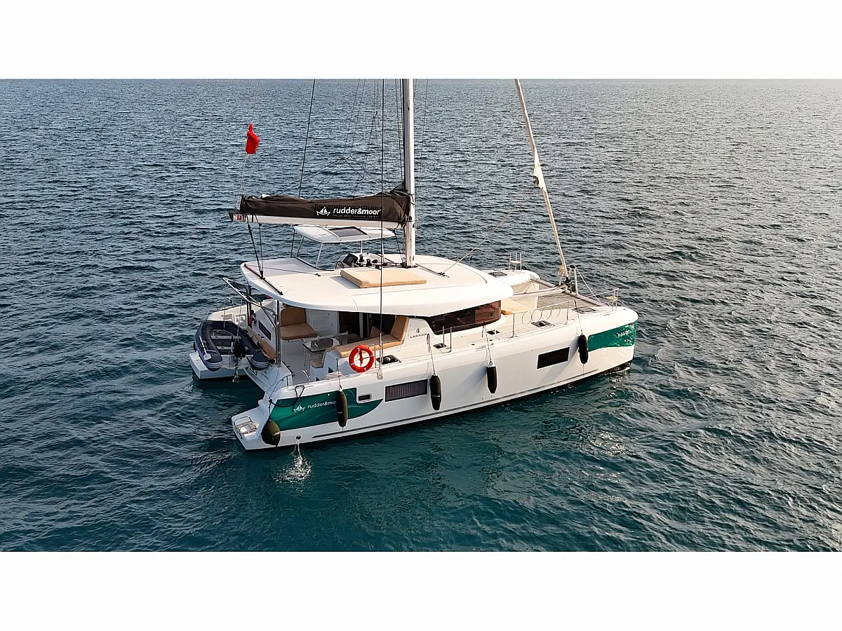 Lagoon 42