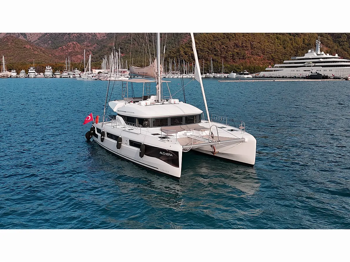 Lagoon 50