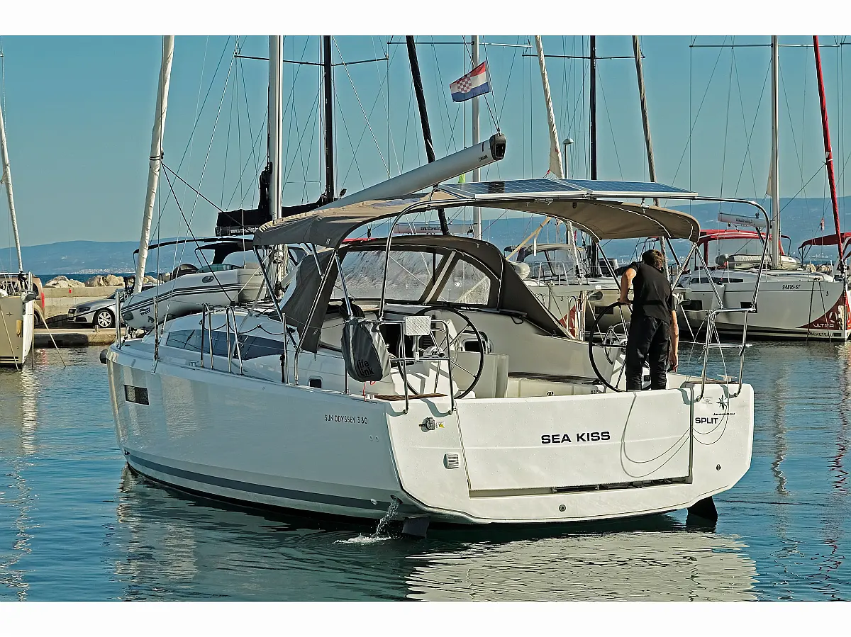 Sun Odyssey 380