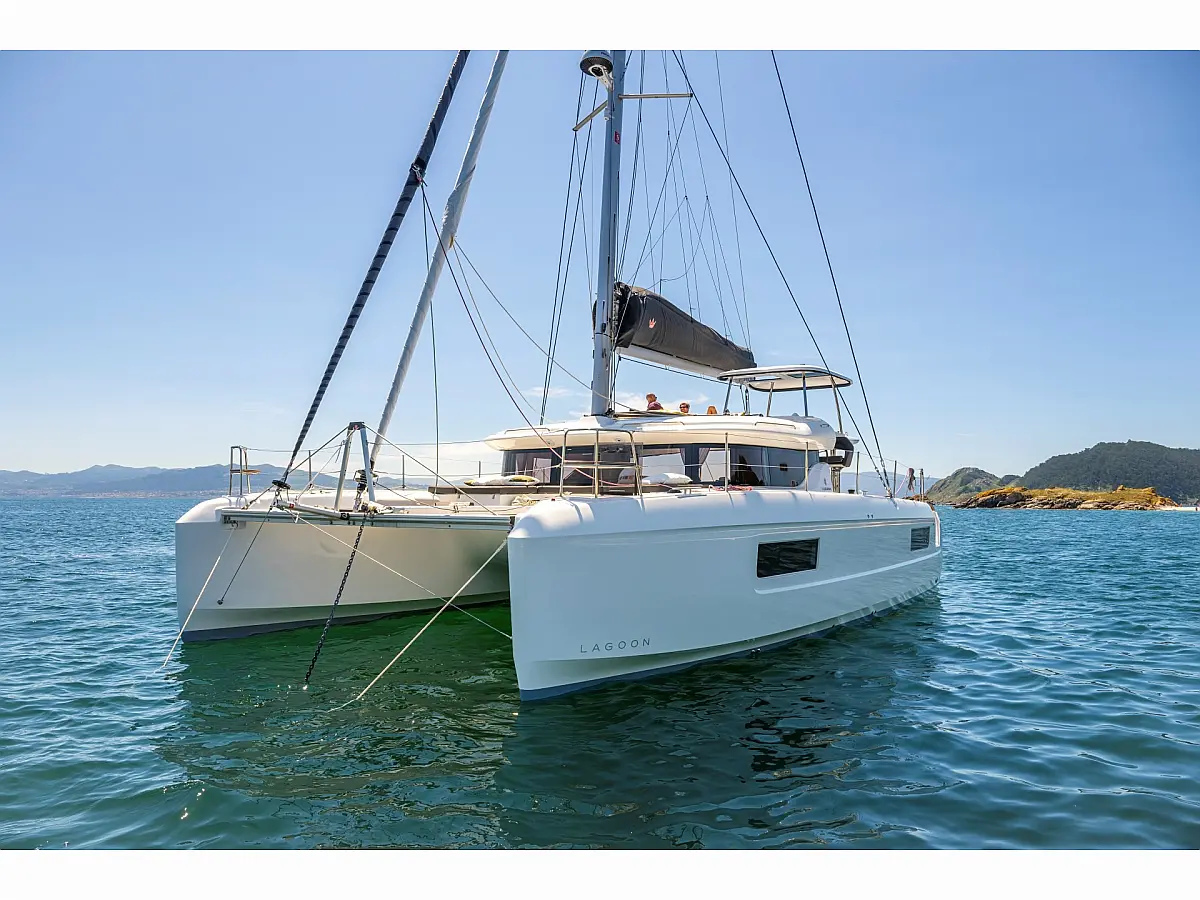 Lagoon 43 A/C & GEN & WM