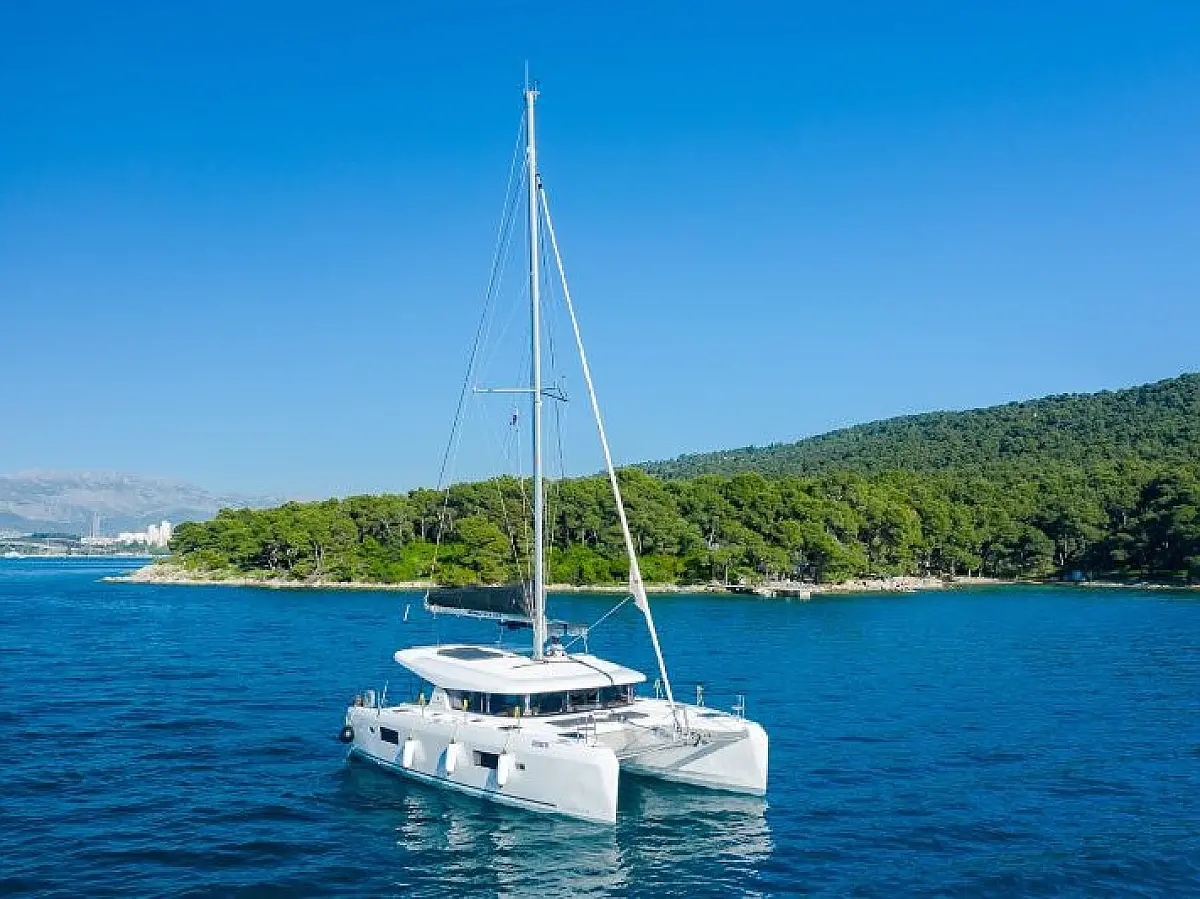 Lagoon 42
